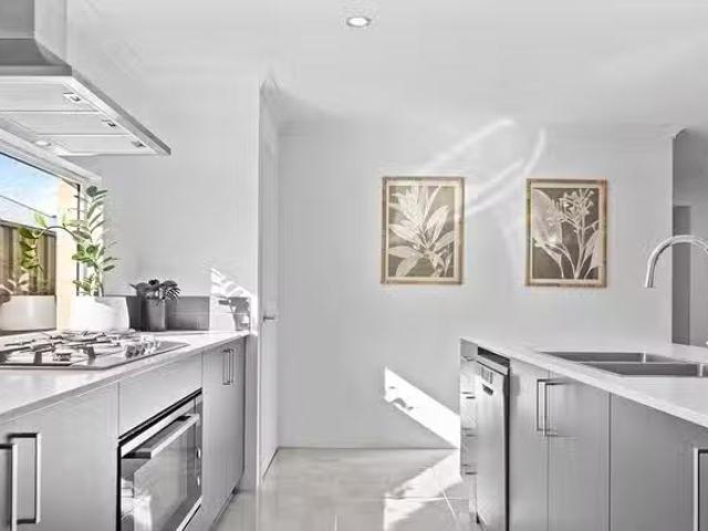House for rent in Banksia Grove, Western Australia