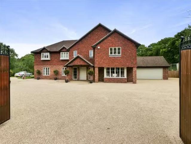 House for rent in Perryfields, West Sussex