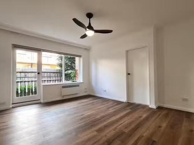 Apartment for rent in Kingsville, Victoria