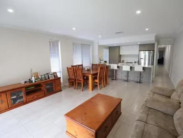 House for rent in Queens Park, Western Australia
