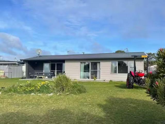 House for rent in Tomahawk, Tasmania