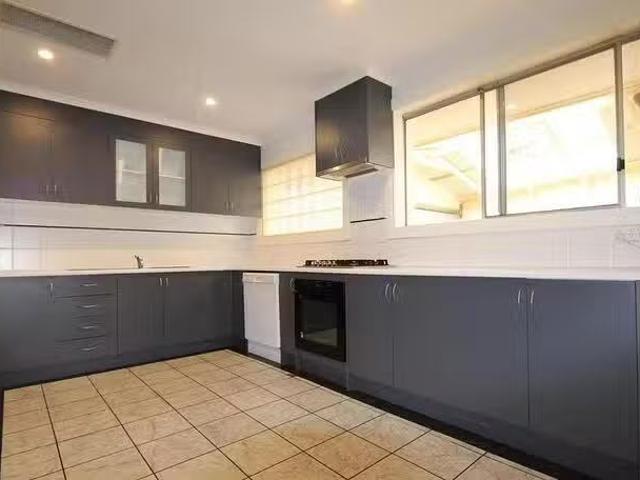 House for rent in Koroit, Victoria