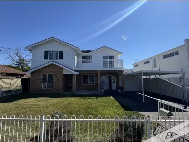 House for rent in Toongabbie, Sydney