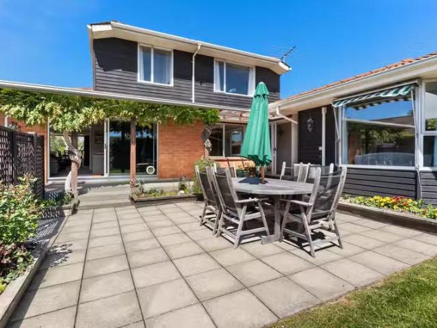 House for rent in Chaslands, Canterbury