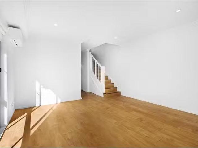 Condo for rent in Sydney, New South Wales