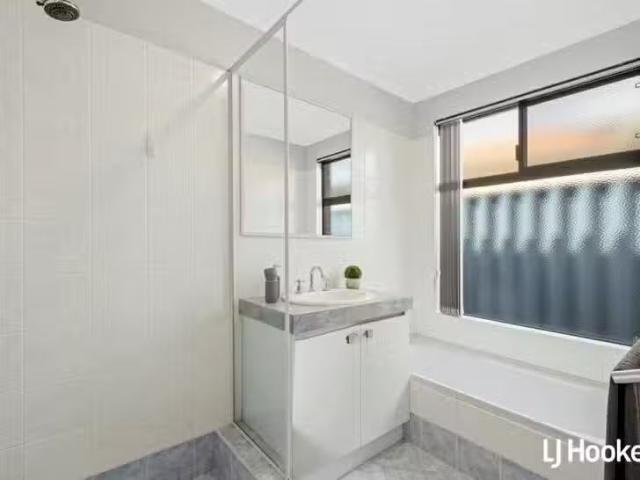 House for rent in Canning Vale, Western Australia