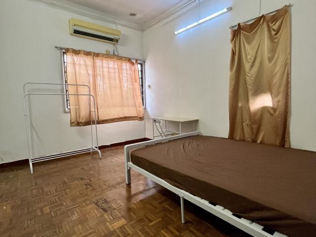 Room for rent in Petaling, Damansara Damai