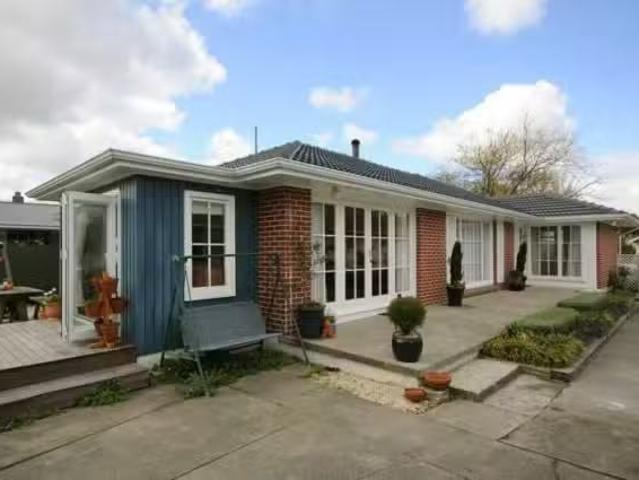 House for rent in Chaslands, Canterbury