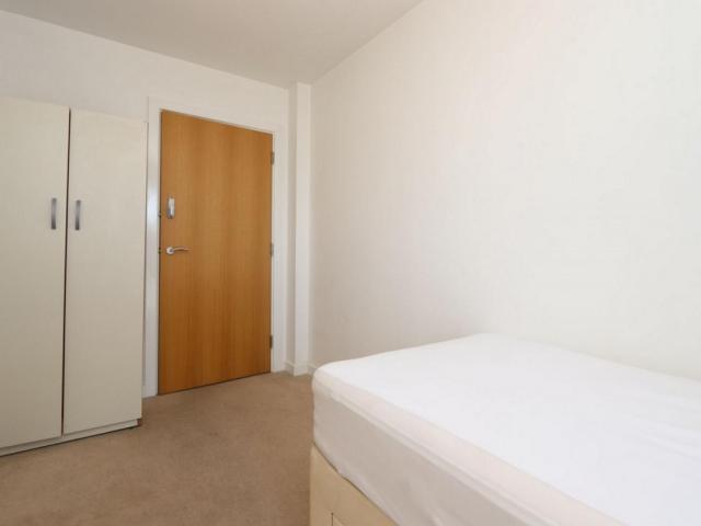 Room for rent in Greenwich Peninsula, Greater London