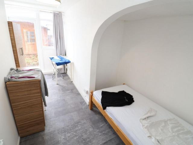 Room for rent in Hainault, Greater London