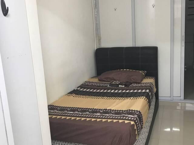 Room for rent in Ulu Pandan