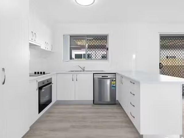 House for rent in Eli Waters, Queensland
