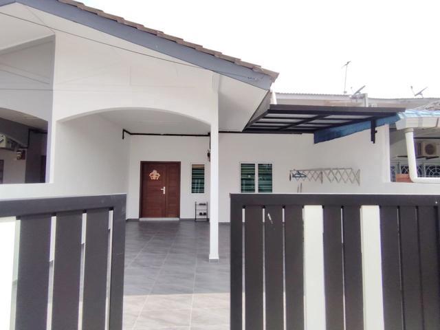 Terraced House for rent in Malaka