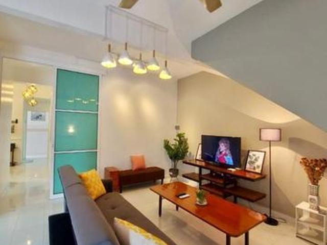 Townhouse for rent in Malaka
