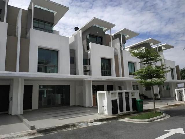 Terraced House for sale in Tanjong Sepat, Selangor