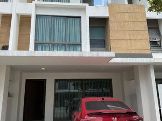 Terraced House for sale in Tanjong Sepat, Selangor
