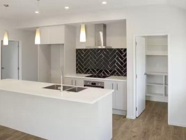 House for rent in Chaslands, Canterbury