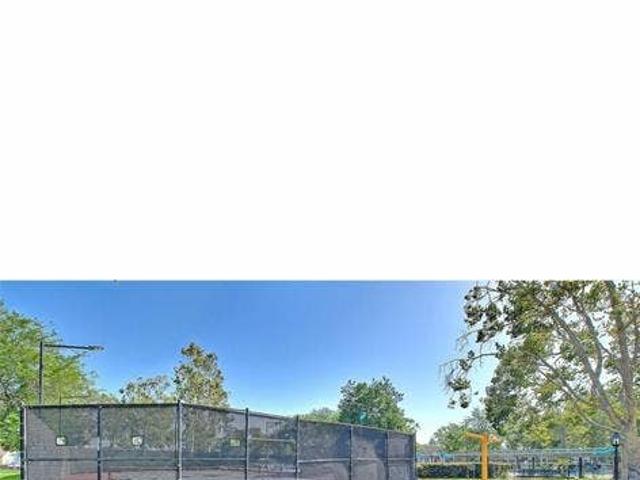 Room for rent in Creekside Community, Ontario