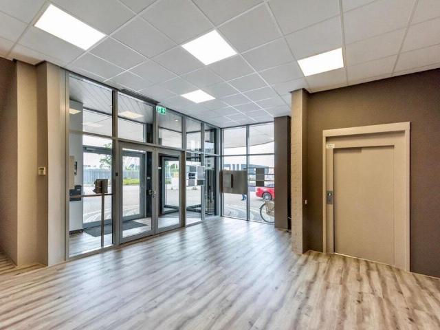 Bedrijfspand te huur in Barendrecht, Zuid Holland