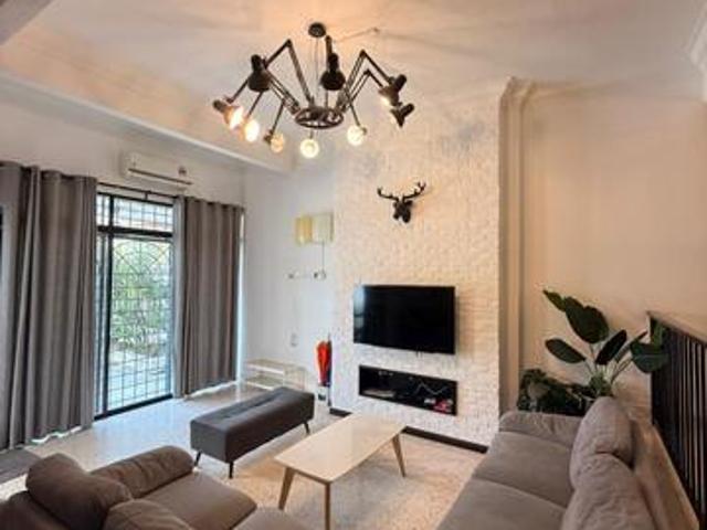 Terraced House for sale in Malaka