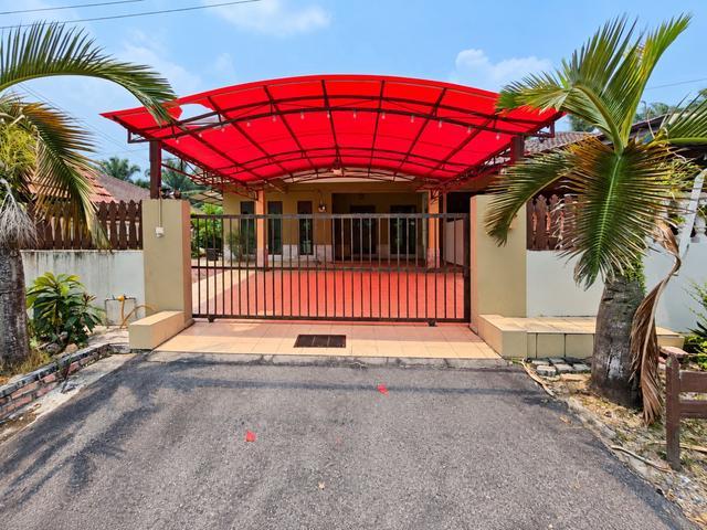 Residential House for sale in Ayer Hitam, Batu Pahat