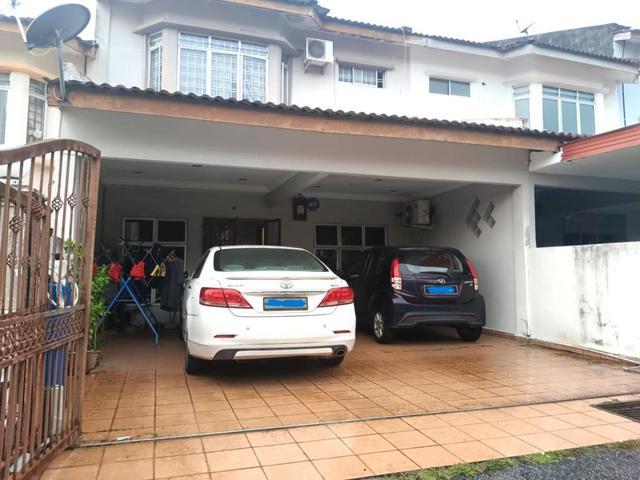 Terraced House for sale in Malaka