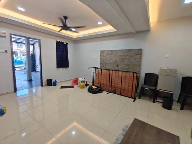 Terraced House for sale in Malaka
