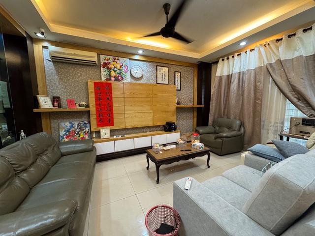 Terraced House for sale in Malaka