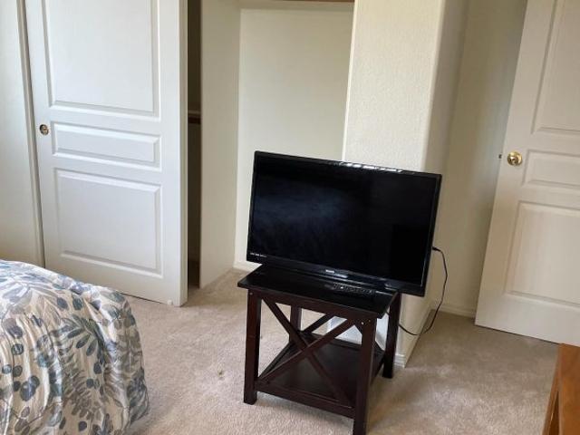 Room for rent in California