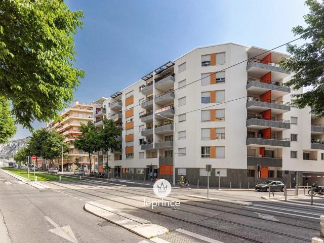 Local Commercial vente à Nice