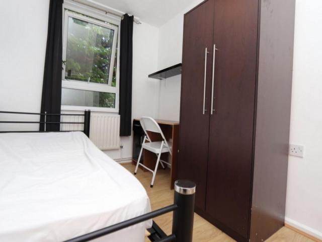 Room for rent in Bromley-by-Bow, Poplar Grove