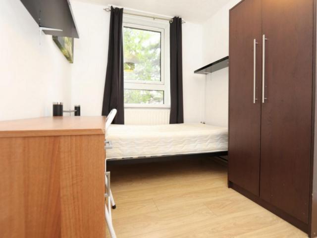 Room for rent in Bromley-by-Bow, Poplar Grove