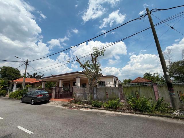 Bungalow for sale in Sendayan Village, Negeri Sembilan