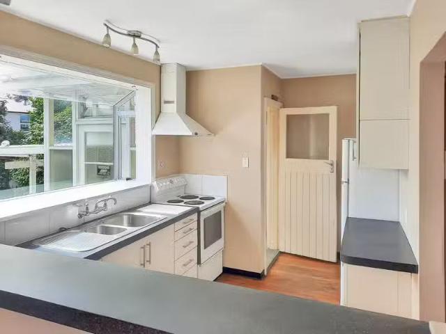 House for rent in Chaslands, Canterbury