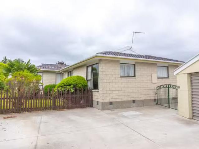 House for rent in Chaslands, Canterbury