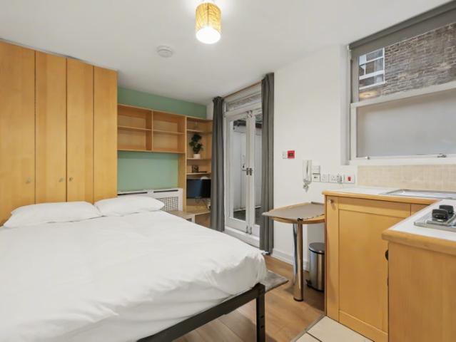 Studio for rent in West Kensington, Greater London