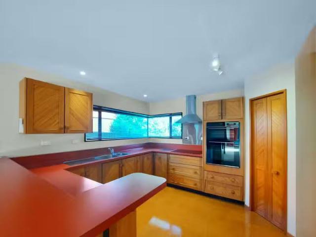 House for rent in Chaslands, Canterbury