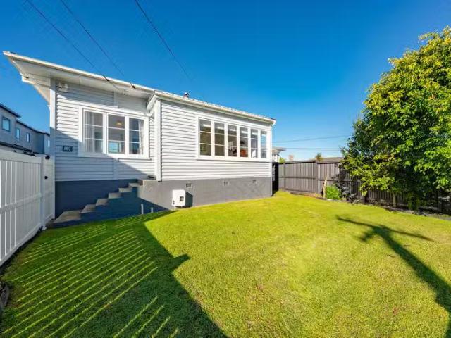 House for rent in One Tree Hill, Oroua County