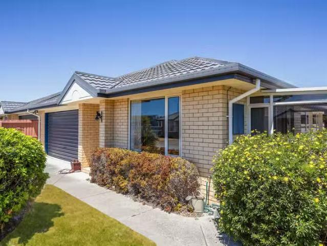 House for rent in Chaslands, Canterbury