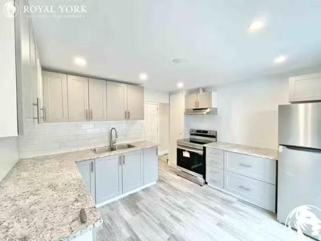 Condo for rent in Vanier, Ontario