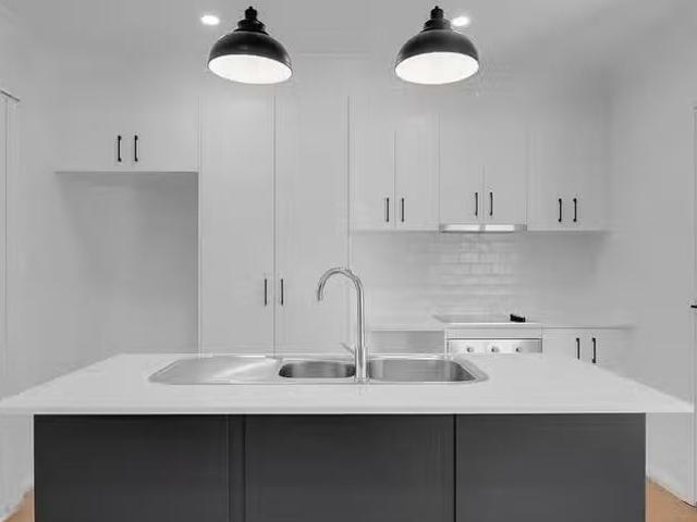 Apartment for rent in Middle Ridge, Queensland