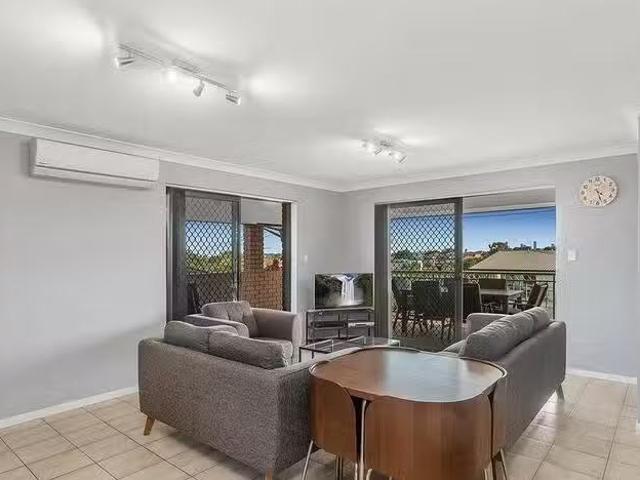 Apartment for rent in Toombul, Queensland
