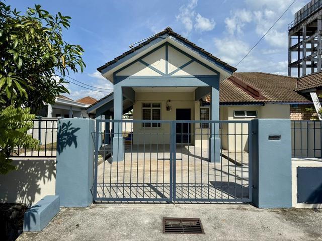 Residential House for sale in Tanjong Sepat, Selangor