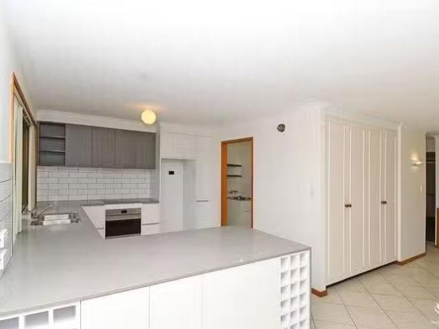 Apartment for rent in Urangan, Queensland