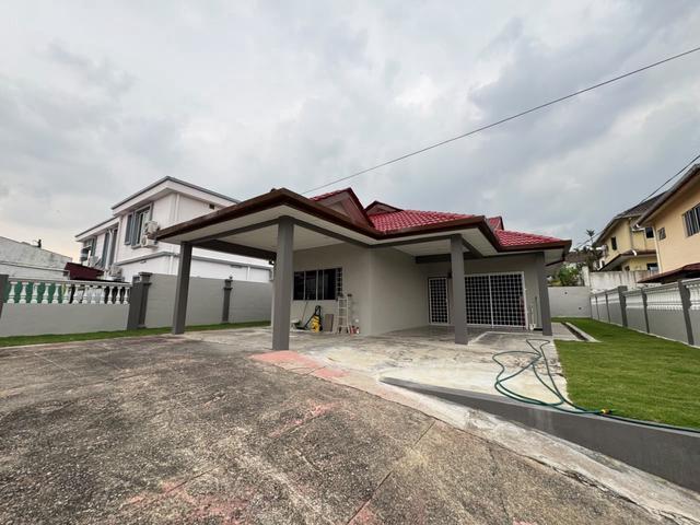 Bungalow for rent in Selayang, Selangor