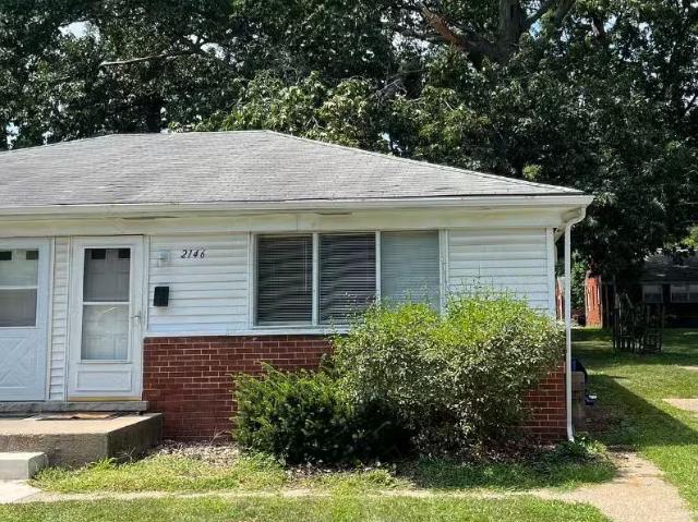 Condo for rent in Westland