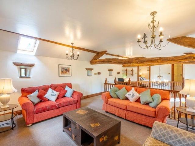 Room for rent in Hope, Charlesworth