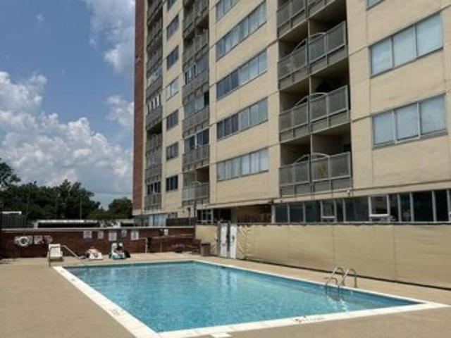 Condo for sale in Lexington