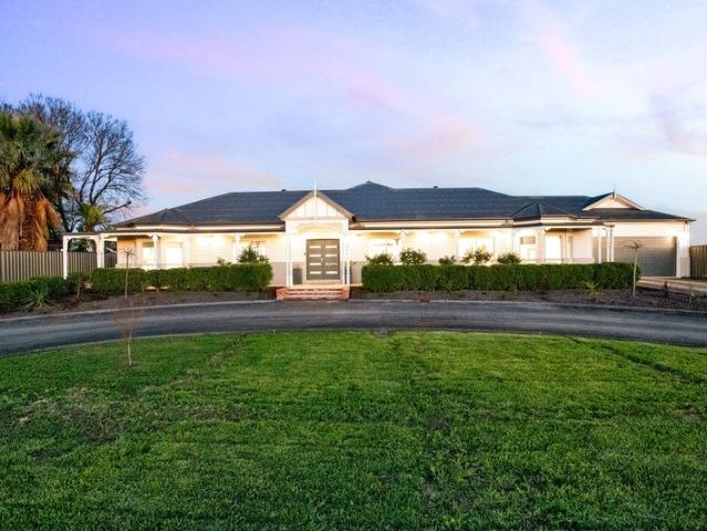 House for sale in Nichols Point, Victoria