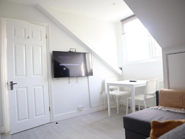 Apartment for rent in London Borough of Croydon, Addiscombe